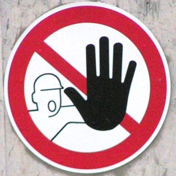 A very clear stop sign